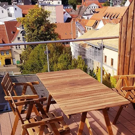 Hafenkoje Mit Blick Ueber Hafen Und Altstadt Flensburg Exterior photo